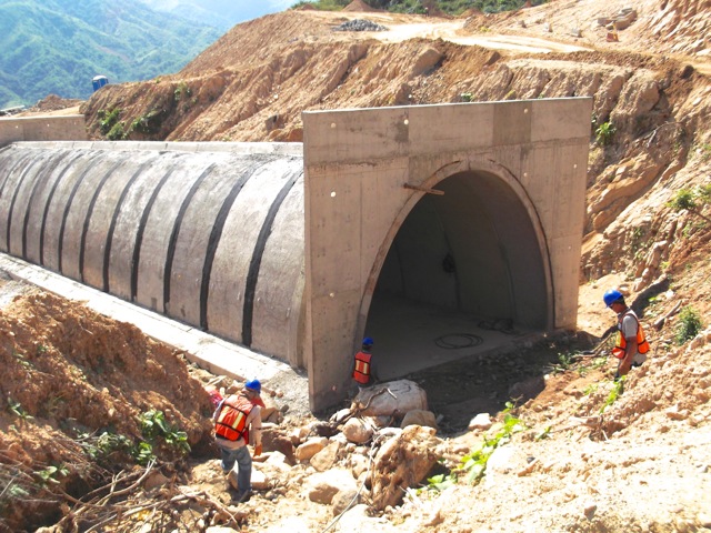 Tunnel for water to pass through