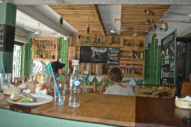 Auakate restaurant, Chicatana hostel
