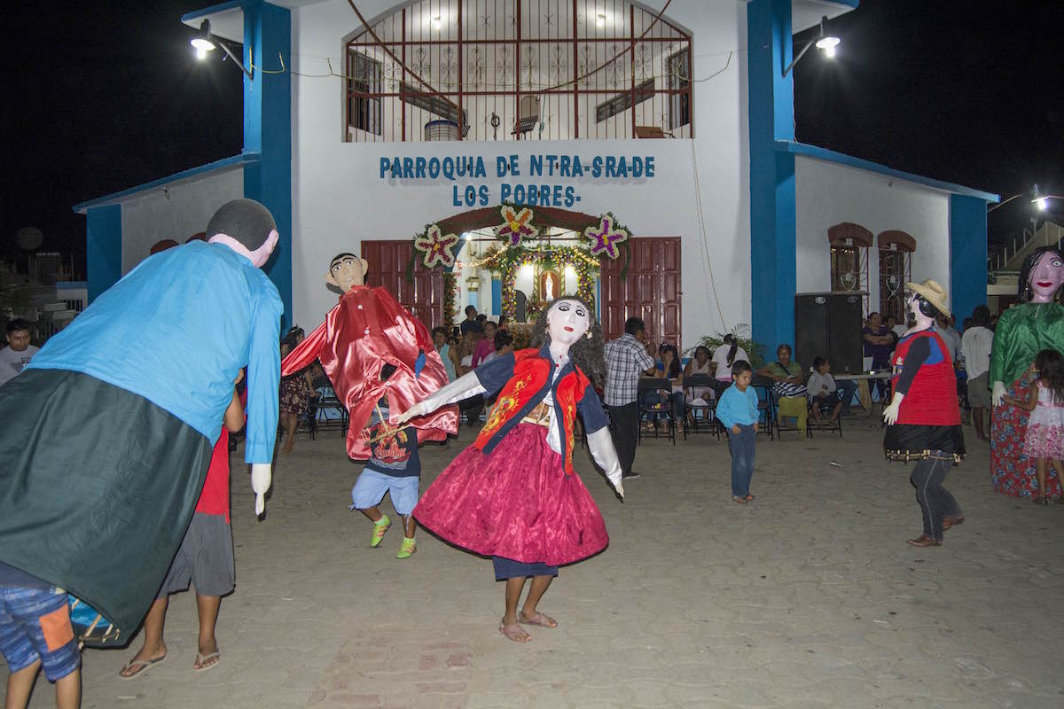 Monos, Lázaro Cardenas. Photo: Ernesto J. Torres, Casa 12.