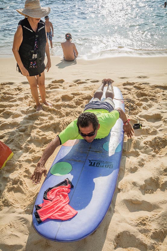 Surf Classes in Puerto Escondido. Photo: Ernesto J. Torres