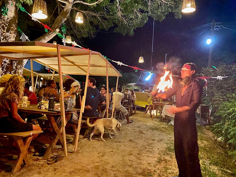Food Court El Arbol, La Punta en septiembre.