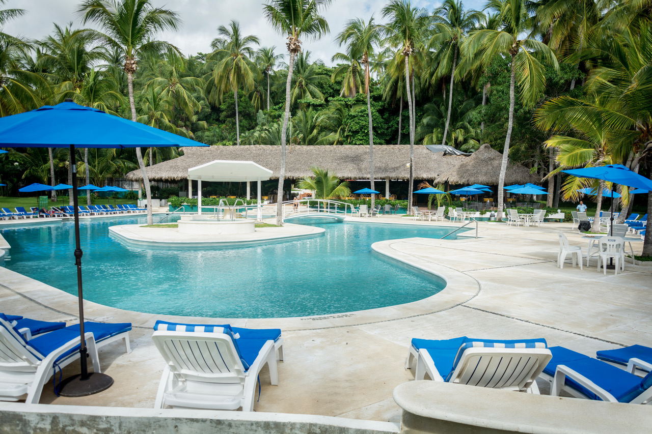 Cocos beach club, Bacocho beach, built by Fonatur. Photo: Ernesto J. Torres