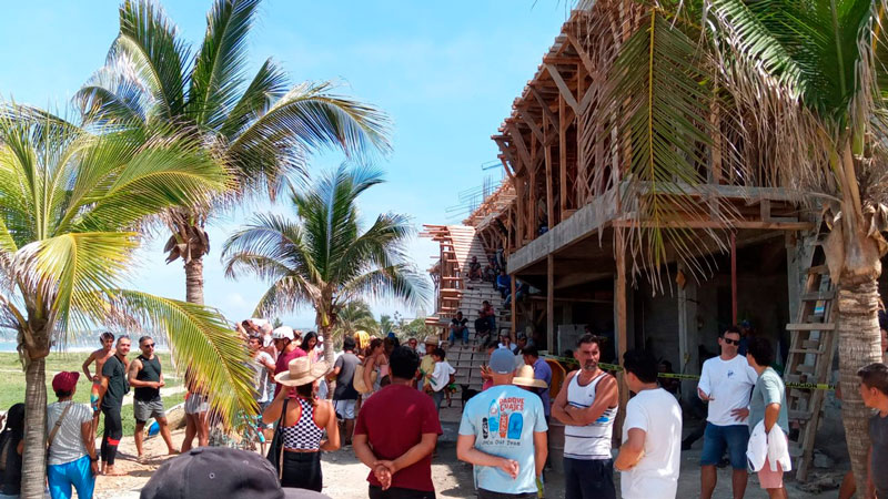 Residents of the Punta protesting illegal construction on the beach.