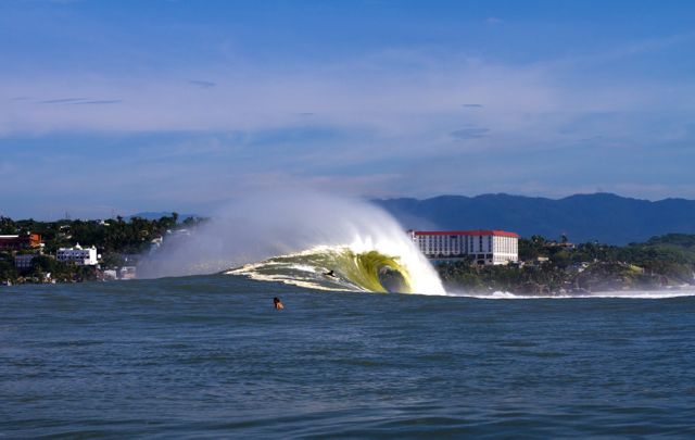 Zicatela. Photo credit: Lucano Hinkle