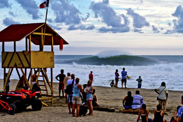 Zicatela. Photo credit: Lucano Hinkle